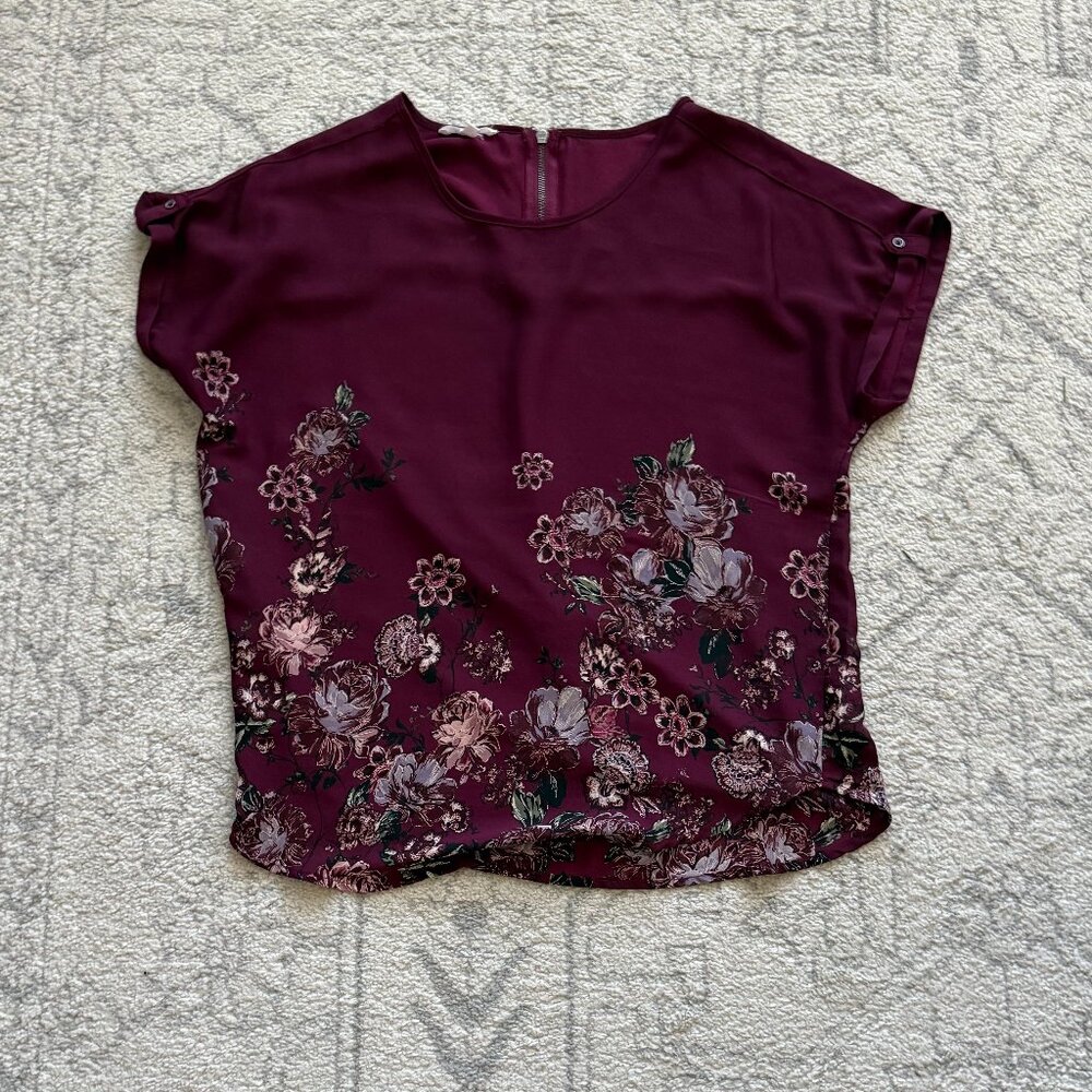 Maurices Size Small Floral Delton Zipper Blouse